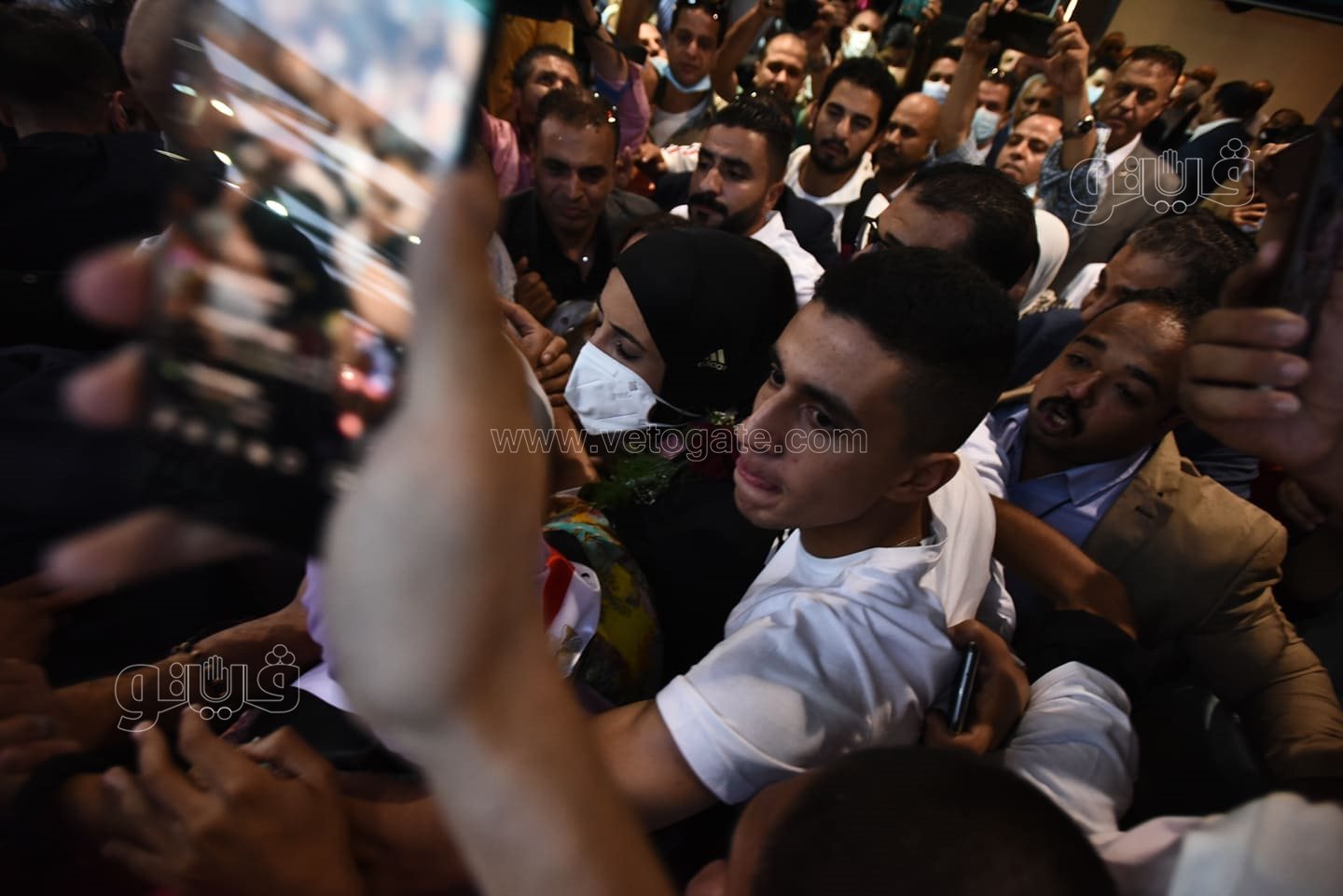 وصول فريال أشرف لمطار القاهرة  (10)