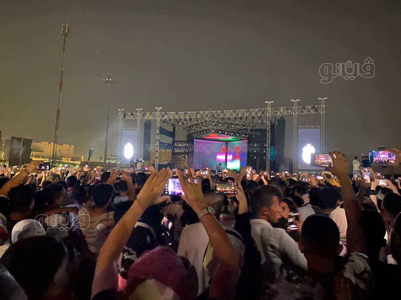 فرقة كايروكي تشعل حفل مسرح المنارة بالتجمع (2)