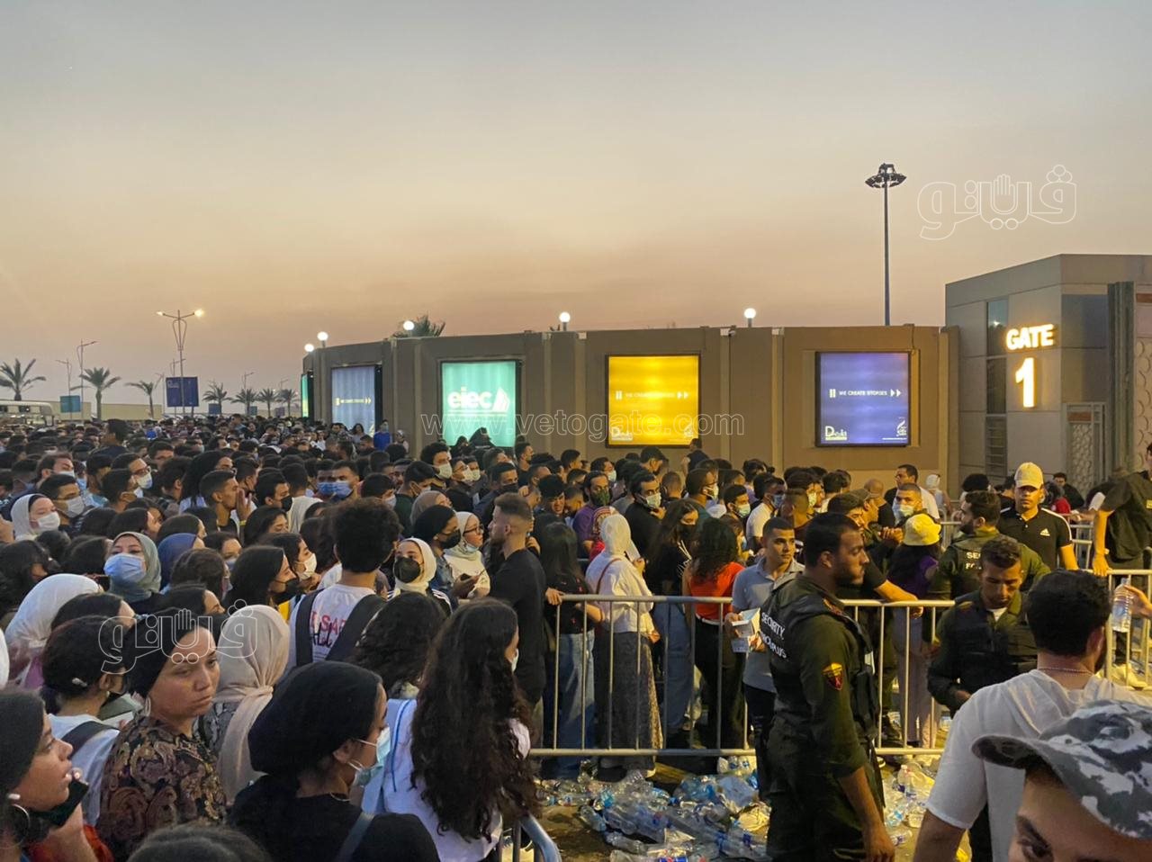 فرقة كايروكي تشعل حفل مسرح المنارة بالتجمع (4)