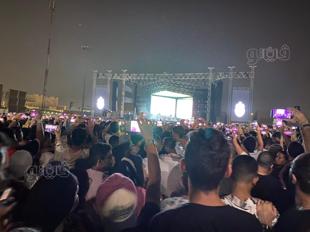 فرقة كايروكي تشعل حفل مسرح المنارة بالتجمع (6)