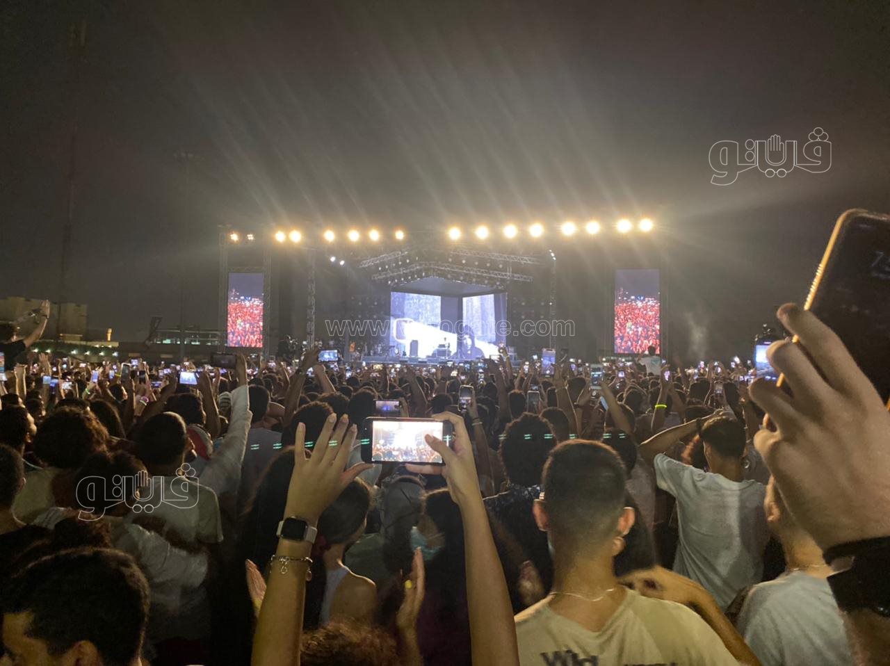 فرقة كايروكي تشعل حفل مسرح المنارة بالتجمع (7)