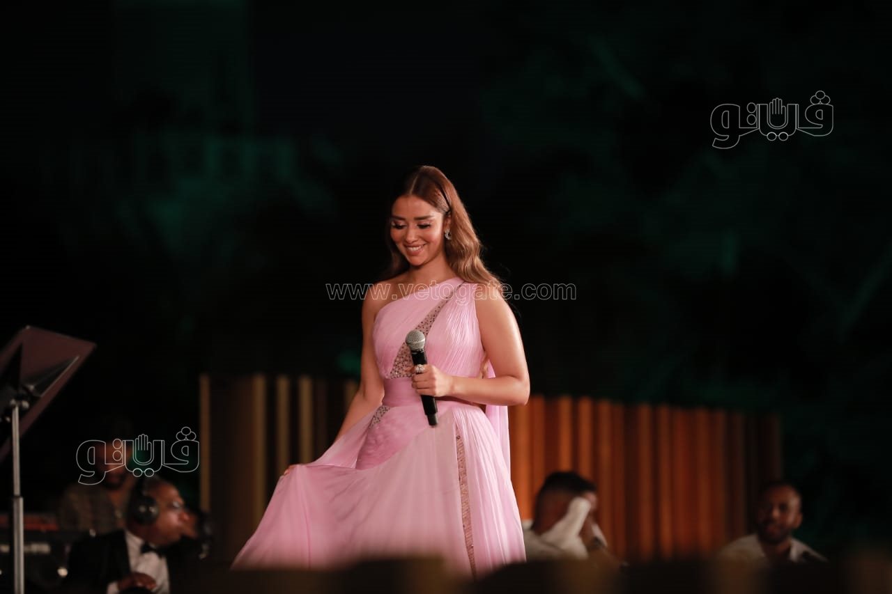 حفل كامل العدد لبلقيس على مسرح النافورة بالاوبرا (1)