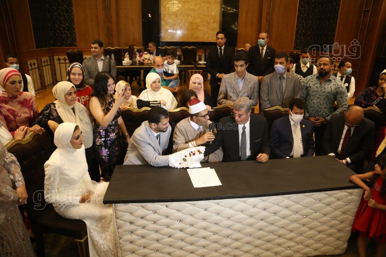 وزير الرياضة يشهد على عقد قران جيانا فاروق (6)