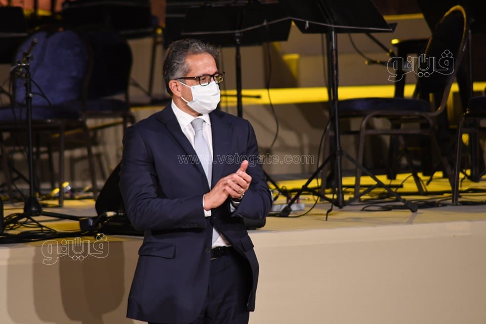 وزيرة الثقافة تكرم 12 شخصية فنية وإدارية في افتتاح مهرجان القلعة (2)