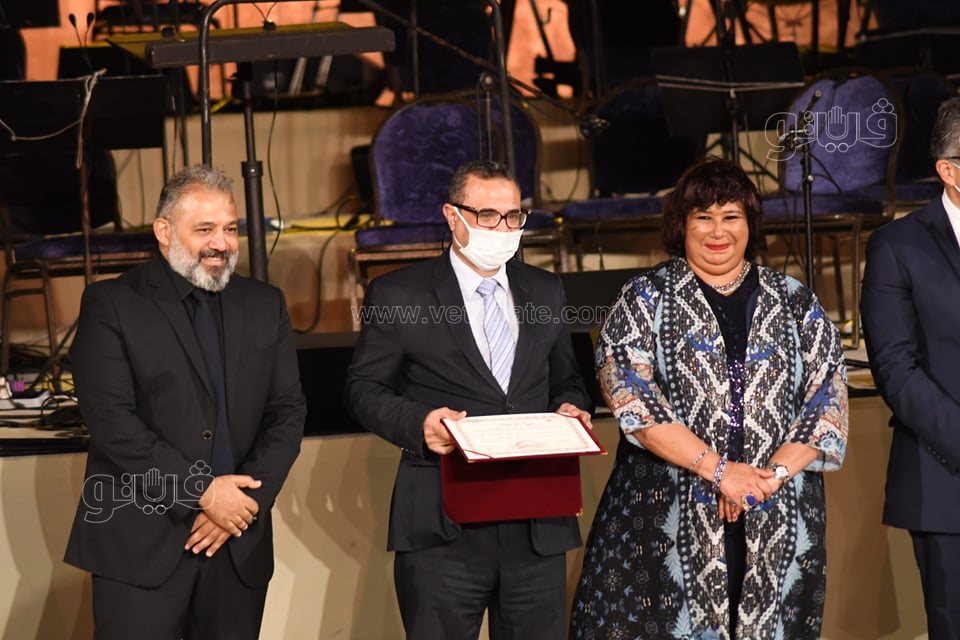 وزيرة الثقافة تكرم 12 شخصية فنية وإدارية في افتتاح مهرجان القلعة (18)