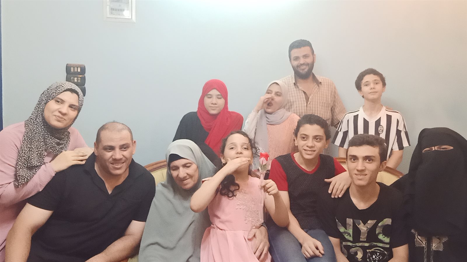 عائلة  الطالب محمد تامر المرزوقي حسين ، الأول على مستوى الجمهورية في الثانوية الأزهرية “علمي”