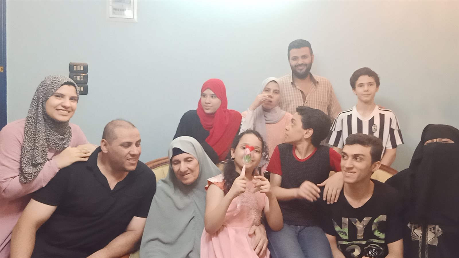 عائلة  الطالب محمد تامر المرزوقي حسين ، الأول على مستوى الجمهورية في الثانوية الأزهرية “علمي”