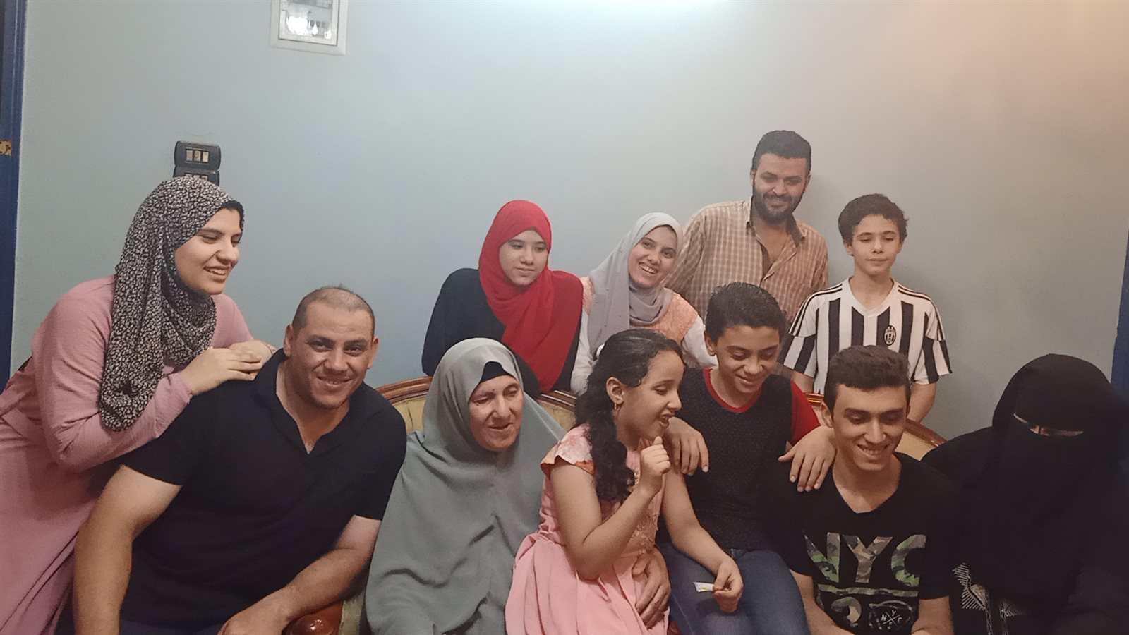 عائلة  الطالب محمد تامر المرزوقي حسين ، الأول على مستوى الجمهورية في الثانوية الأزهرية “علمي”