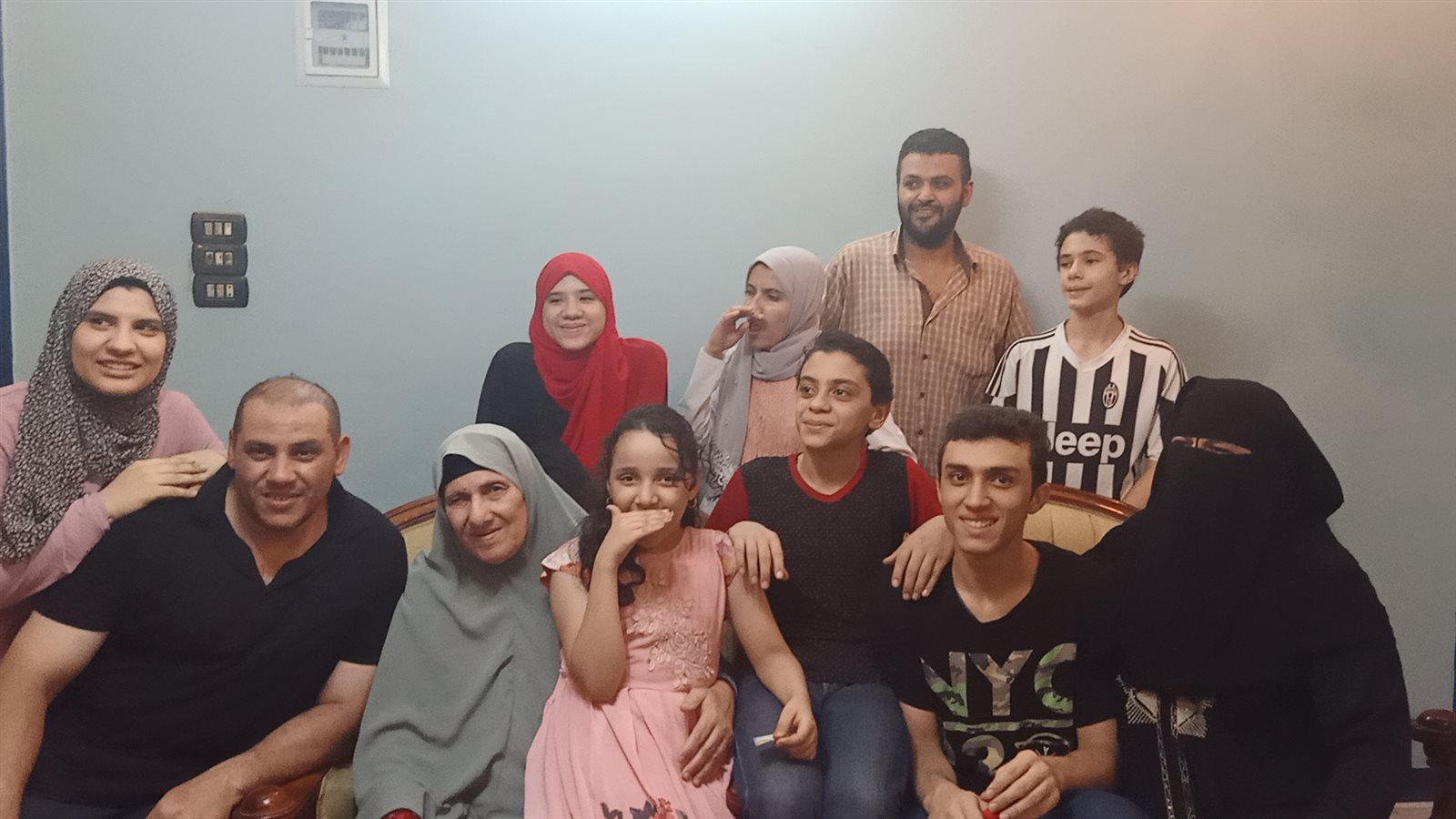 عائلة  الطالب محمد تامر المرزوقي حسين ، الأول على مستوى الجمهورية في الثانوية الأزهرية “علمي”