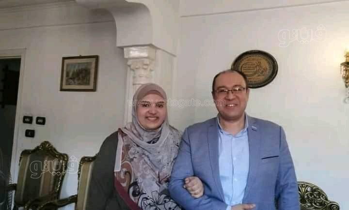 ياسمين وليد محمد النجار مع والدها