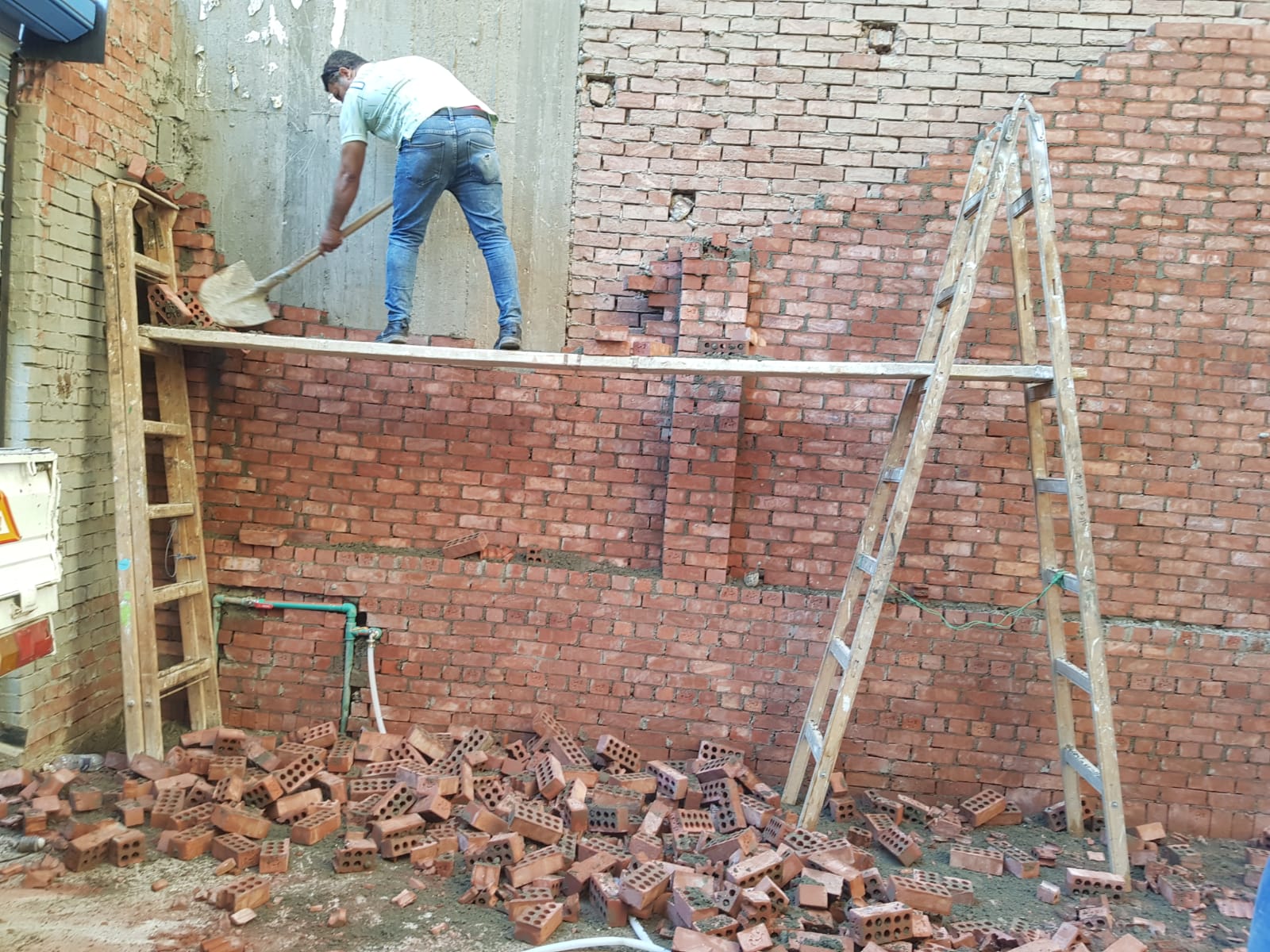 a2324e9b-971e-45be-a742-f4ad5f598b1d