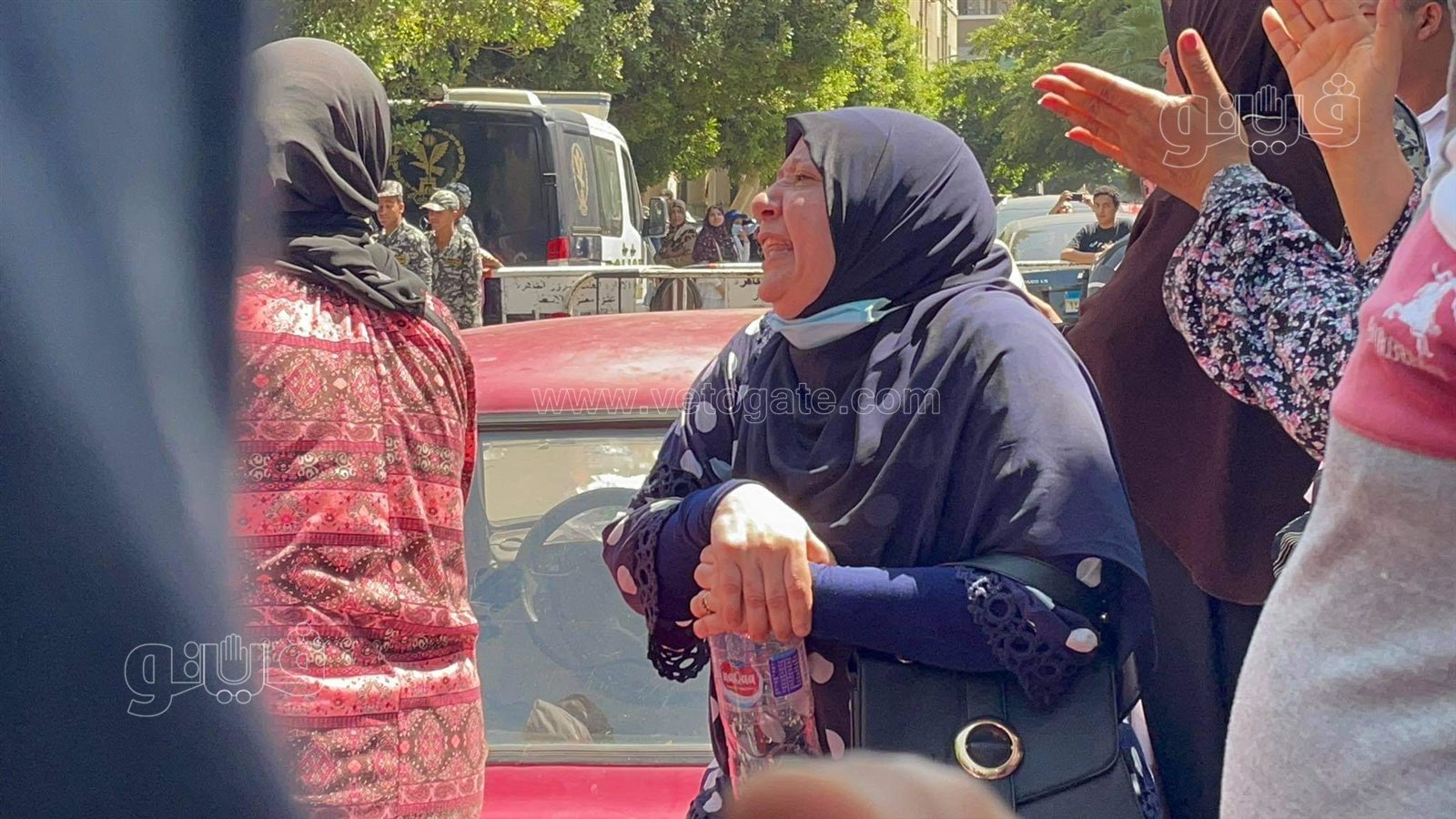 احتشاد طلاب الثانوية أمام مبنى وزارة التربية والتعليم اعتراضا على نتائج الامتحانات (7)