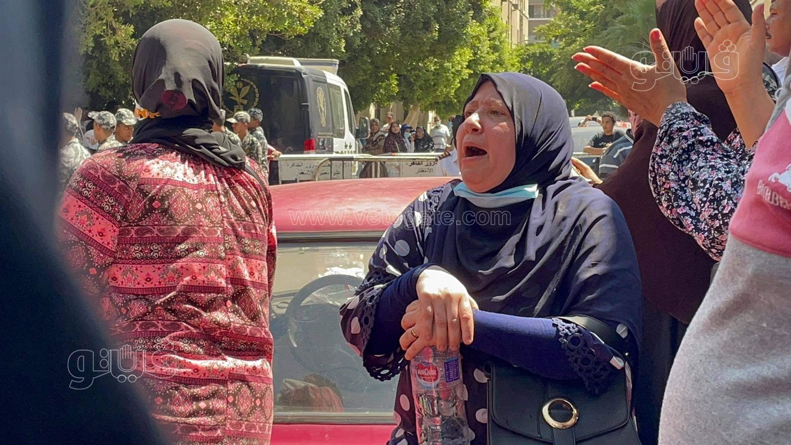 احتشاد طلاب الثانوية أمام مبنى وزارة التربية والتعليم اعتراضا على نتائج الامتحانات (8)