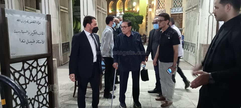 سمير صبري اول حضور عزاء السيناريست فيصل ندا (3)