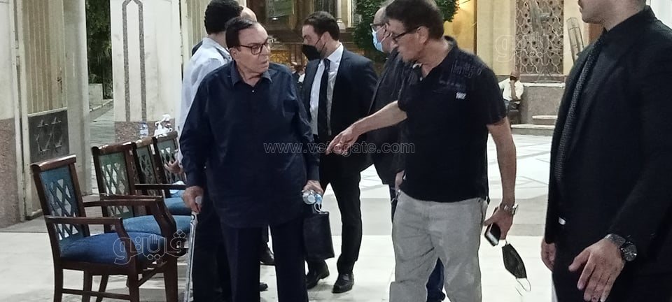 سمير صبري اول حضور عزاء السيناريست فيصل ندا (9)