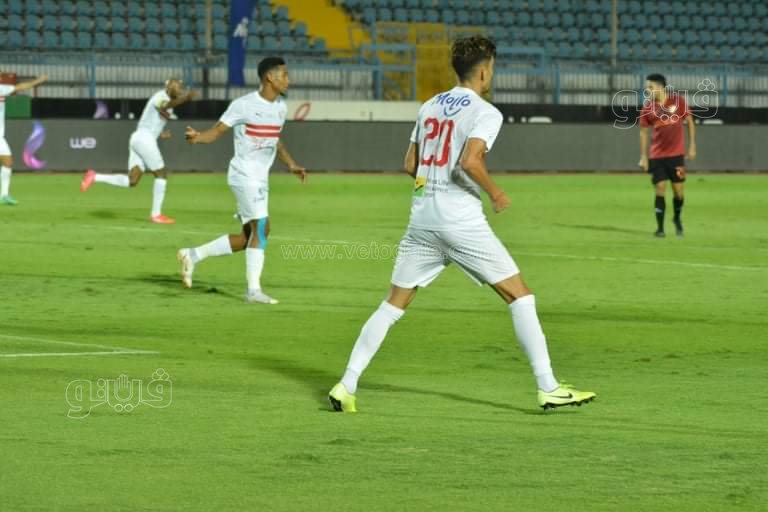 احتفال هدف اشرف بن شرقي (8)