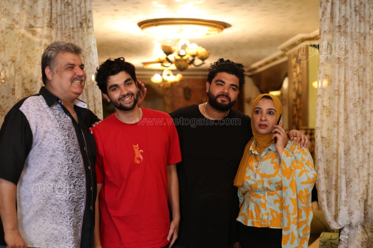 الناجح يرفع ايده.. 14 صورة ترصد احتفالات أوائل الثانوية على مستوى الجمهورية (9)