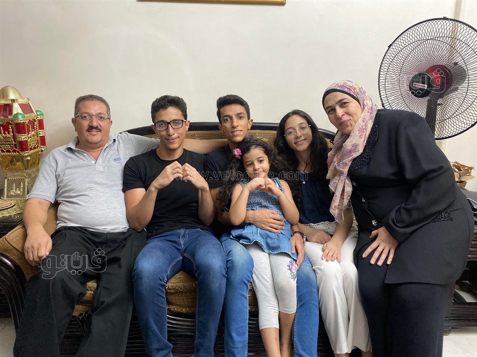 الناجح يرفع ايده.. 14 صورة ترصد احتفالات أوائل الثانوية على مستوى الجمهورية (11)