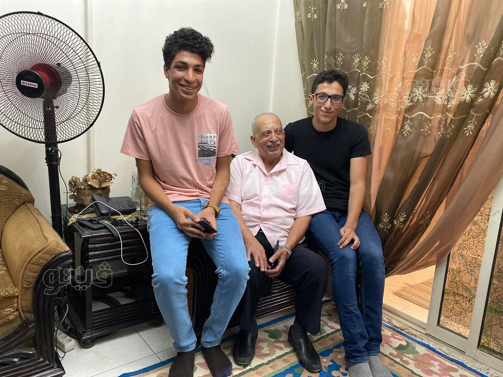 الناجح يرفع ايده.. 14 صورة ترصد احتفالات أوائل الثانوية على مستوى الجمهورية (12)