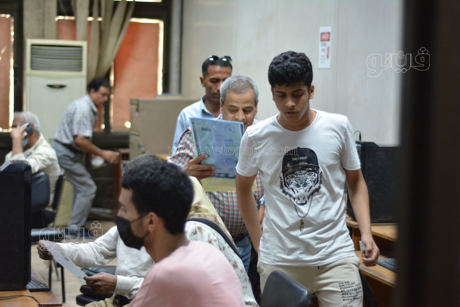  توافد طلاب الثانوية على معامل تنسيق جامعة القاهرة لتسجيل الرغبات (7)