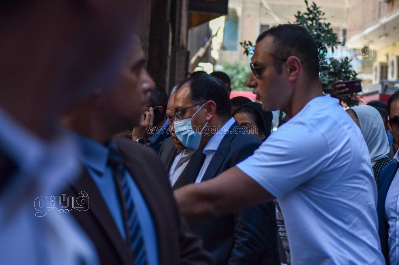 رئيس الوزراء يتفقد موقع حريق كنيسة أبي سيفين بإمبابة (2)