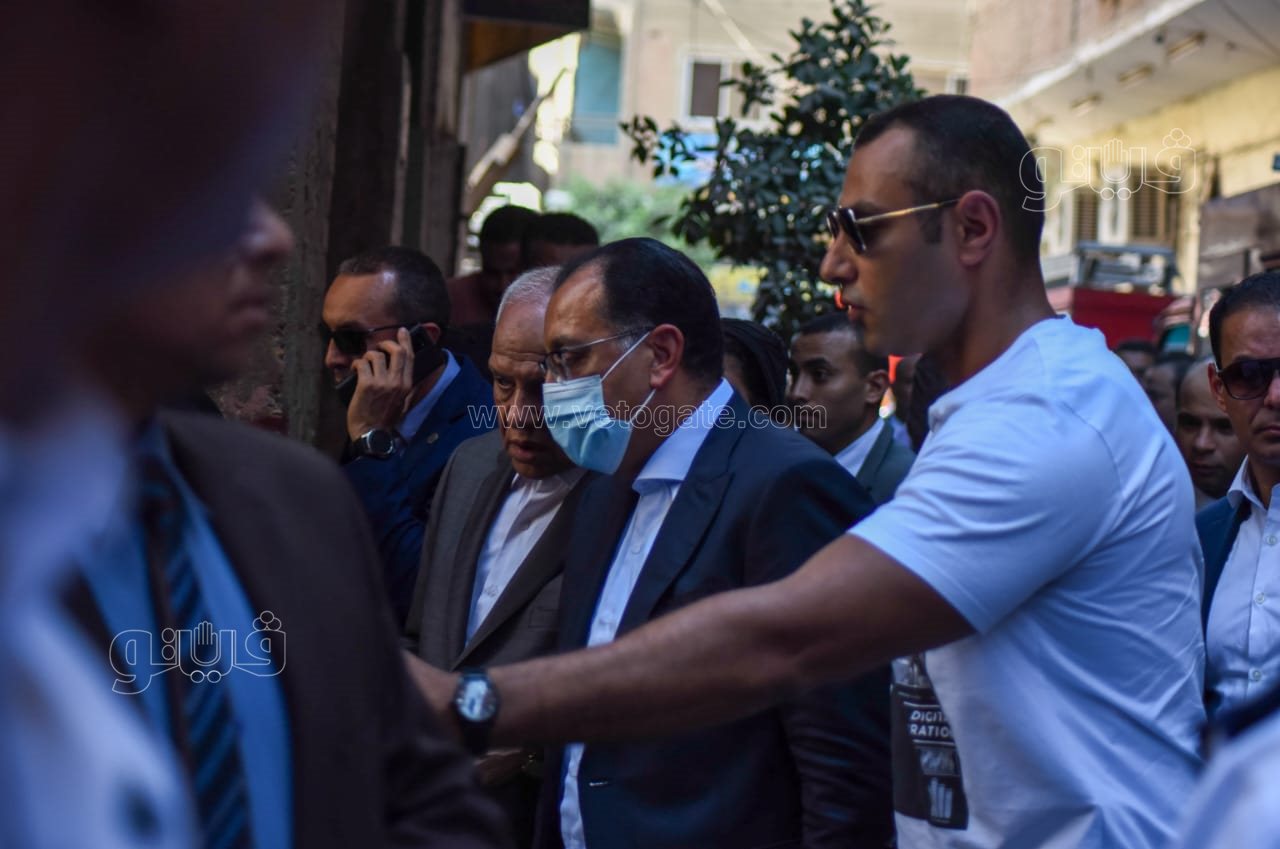 رئيس الوزراء يتفقد موقع حريق كنيسة أبي سيفين بإمبابة (3)