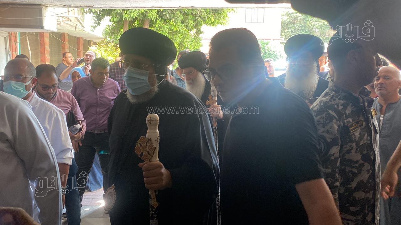 وفد من الأرثوذكسية يزور مصابي كنيسة أبو سيفين بمستشفى إمبابة (2)