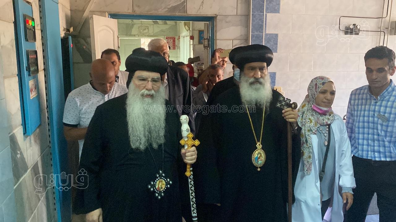 وفد من الأرثوذكسية يزور مصابي كنيسة أبو سيفين بمستشفى إمبابة (8)