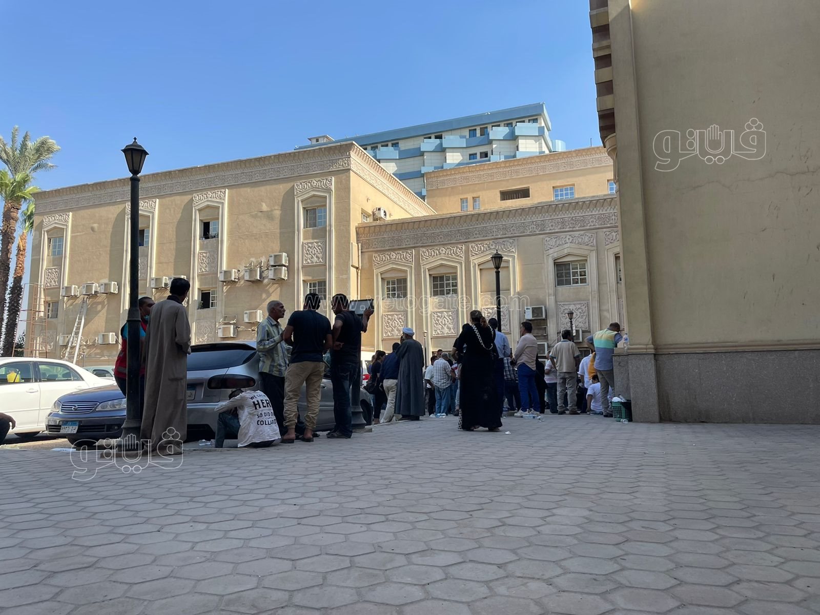 بكاء وانهيار أهالي ضحايا حريق كنيسة أبو سيفين (8)