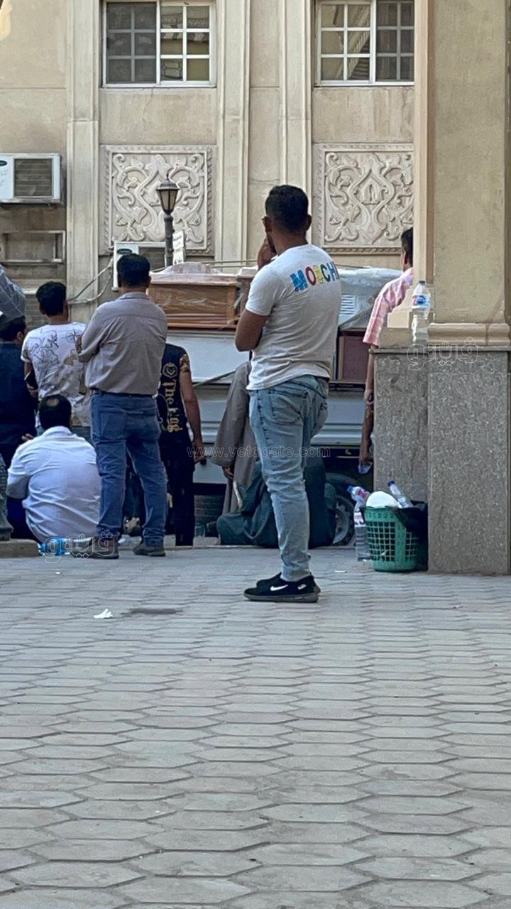 بكاء وانهيار أهالي ضحايا حريق كنيسة أبو سيفين (11)