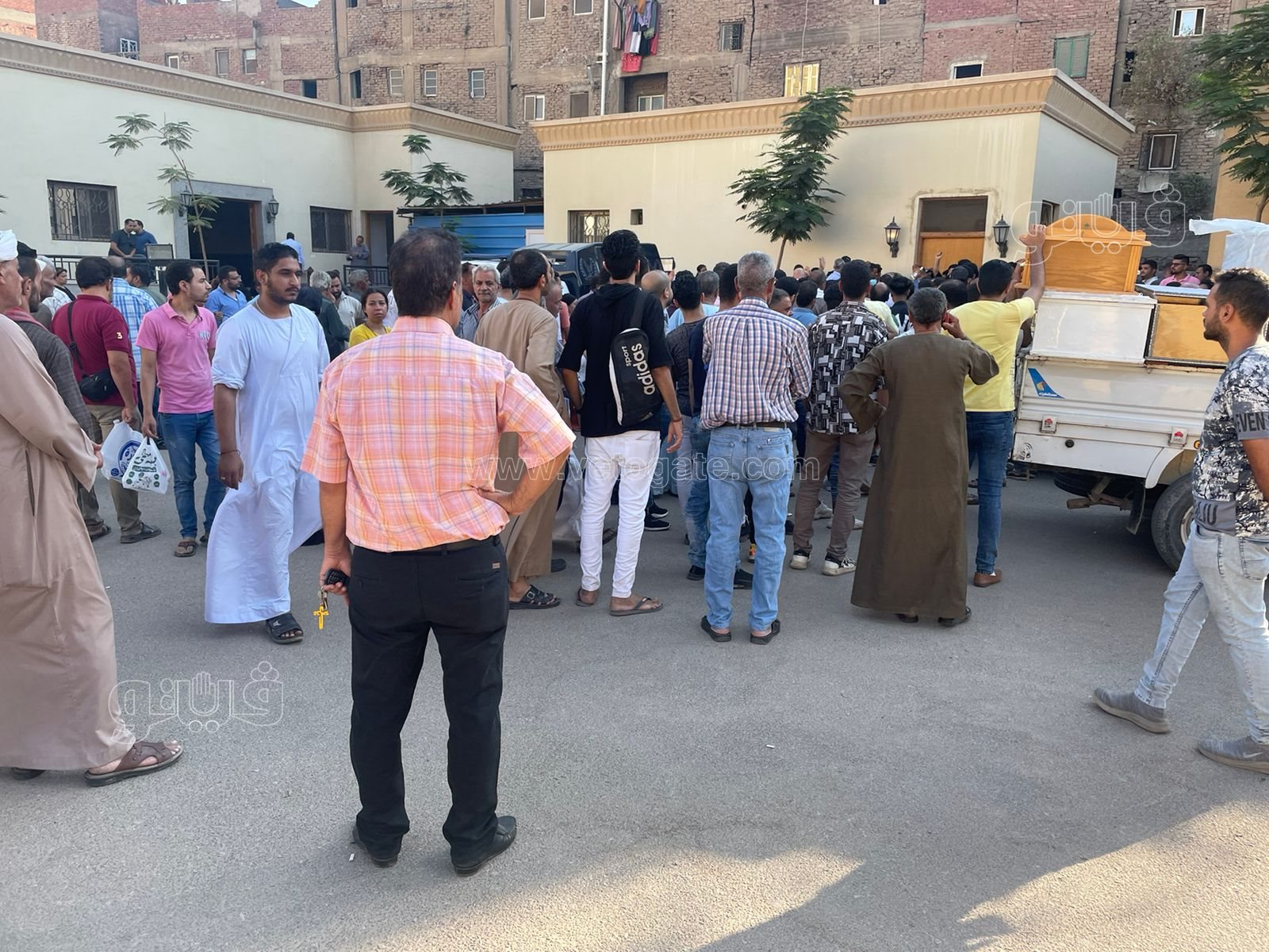 من داخل المشرحة.. صراخ اقارب ضحايا كنيسة ابو سيفين (9)