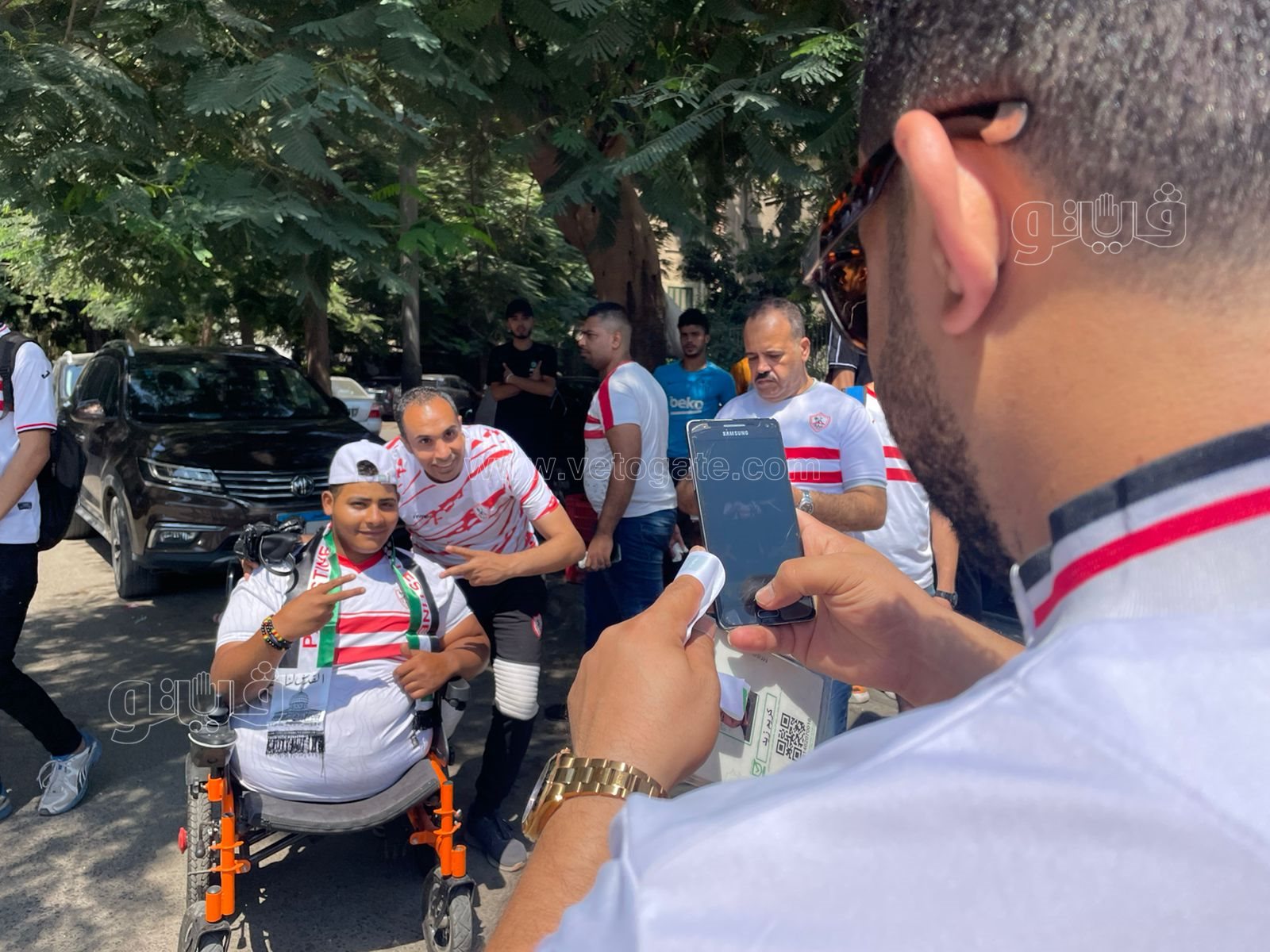 يوسف مشجع زملكاوي من ذوي الهمم مبسوط بعضوية الزمالك وهنكسب فاركو 4-0 (14)