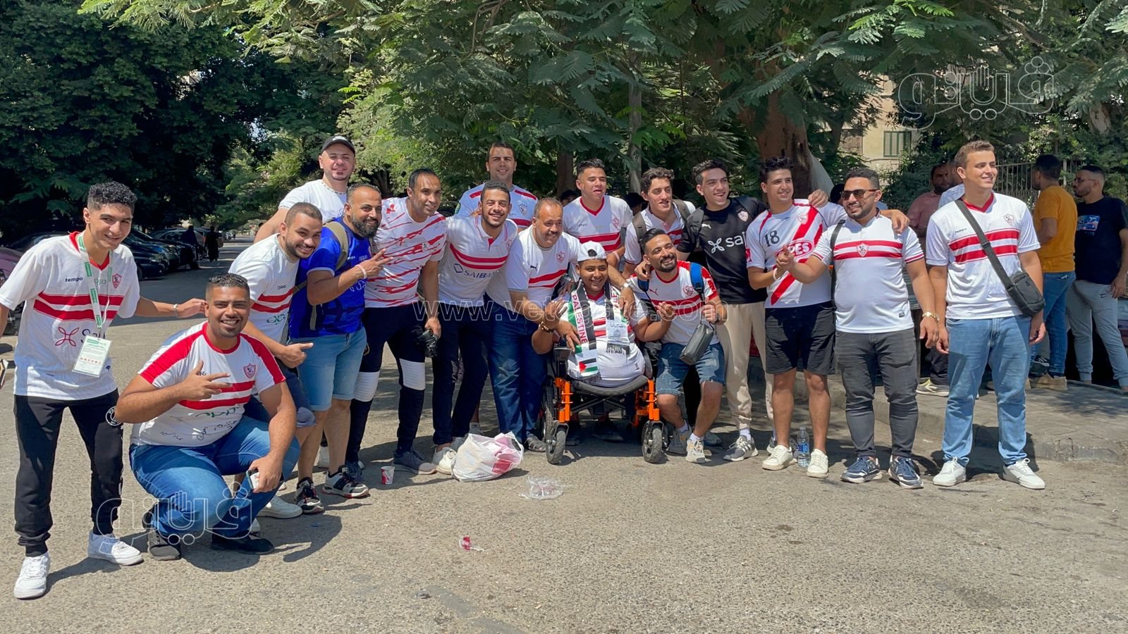 يوسف مشجع زملكاوي من ذوي الهمم مبسوط بعضوية الزمالك وهنكسب فاركو 4-0 (8)