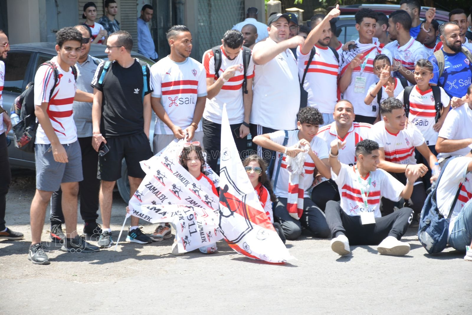 مشجعين الفارس الأبيض قبل التحرك للاسكندرية سايبين شغلنا وبيوتنا علشان الزمالك (6)