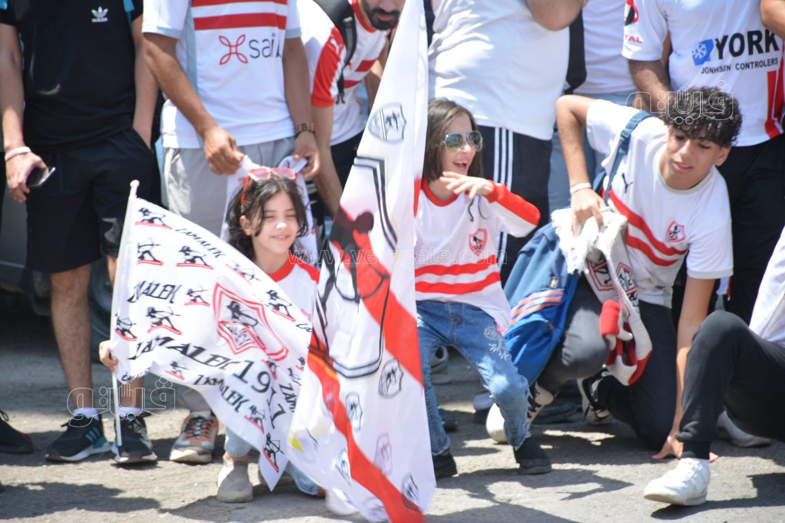 مشجعين الفارس الأبيض قبل التحرك للاسكندرية سايبين شغلنا وبيوتنا علشان الزمالك (9)