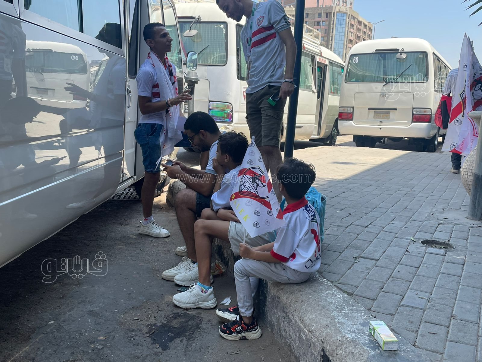 مشجعين الفارس الأبيض قبل التحرك للاسكندرية سايبين شغلنا وبيوتنا علشان الزمالك (10)