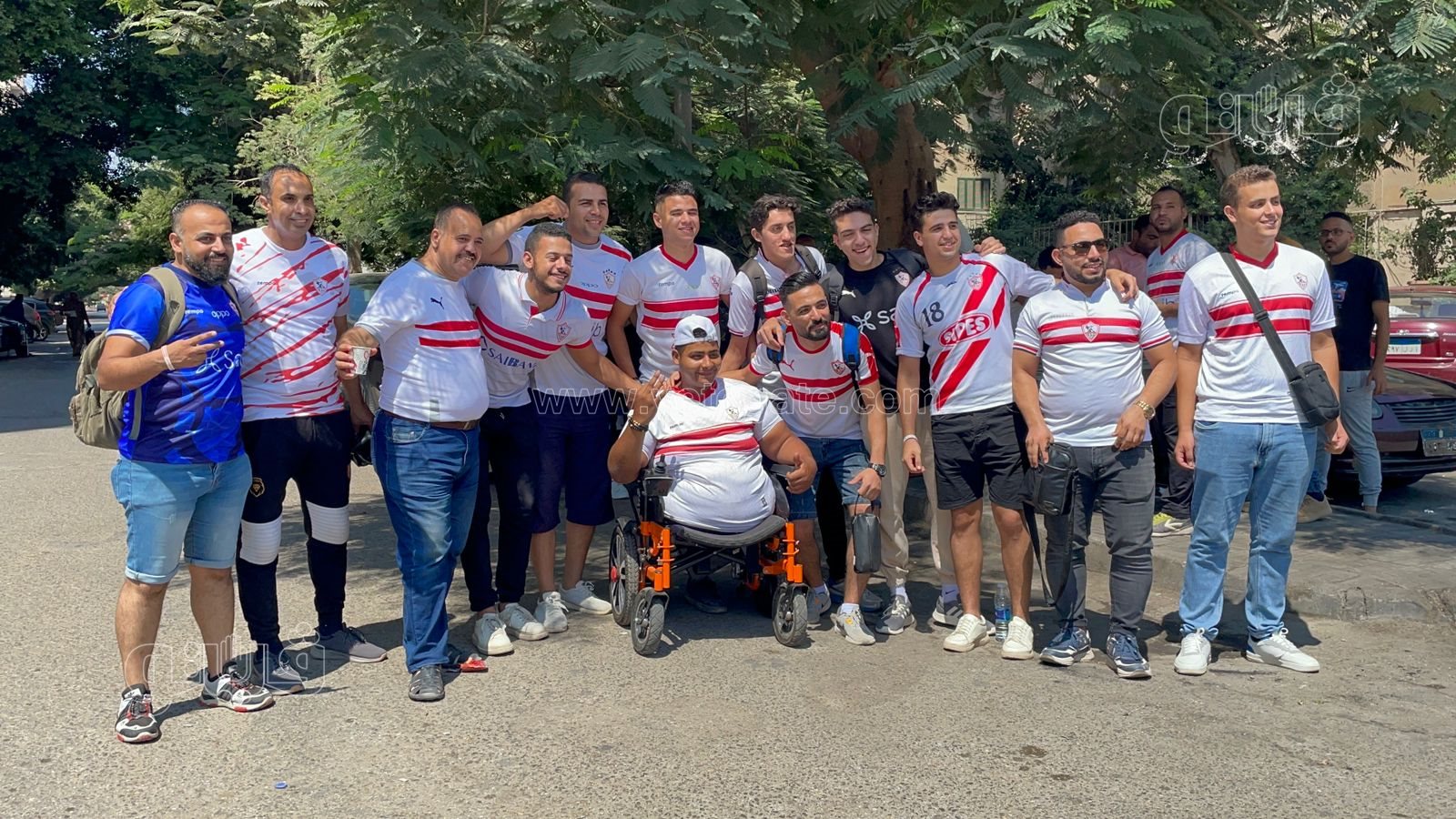 يوسف مشجع زملكاوي من ذوي الهمم مبسوط بعضوية الزمالك وهنكسب فاركو 4-0 (5)