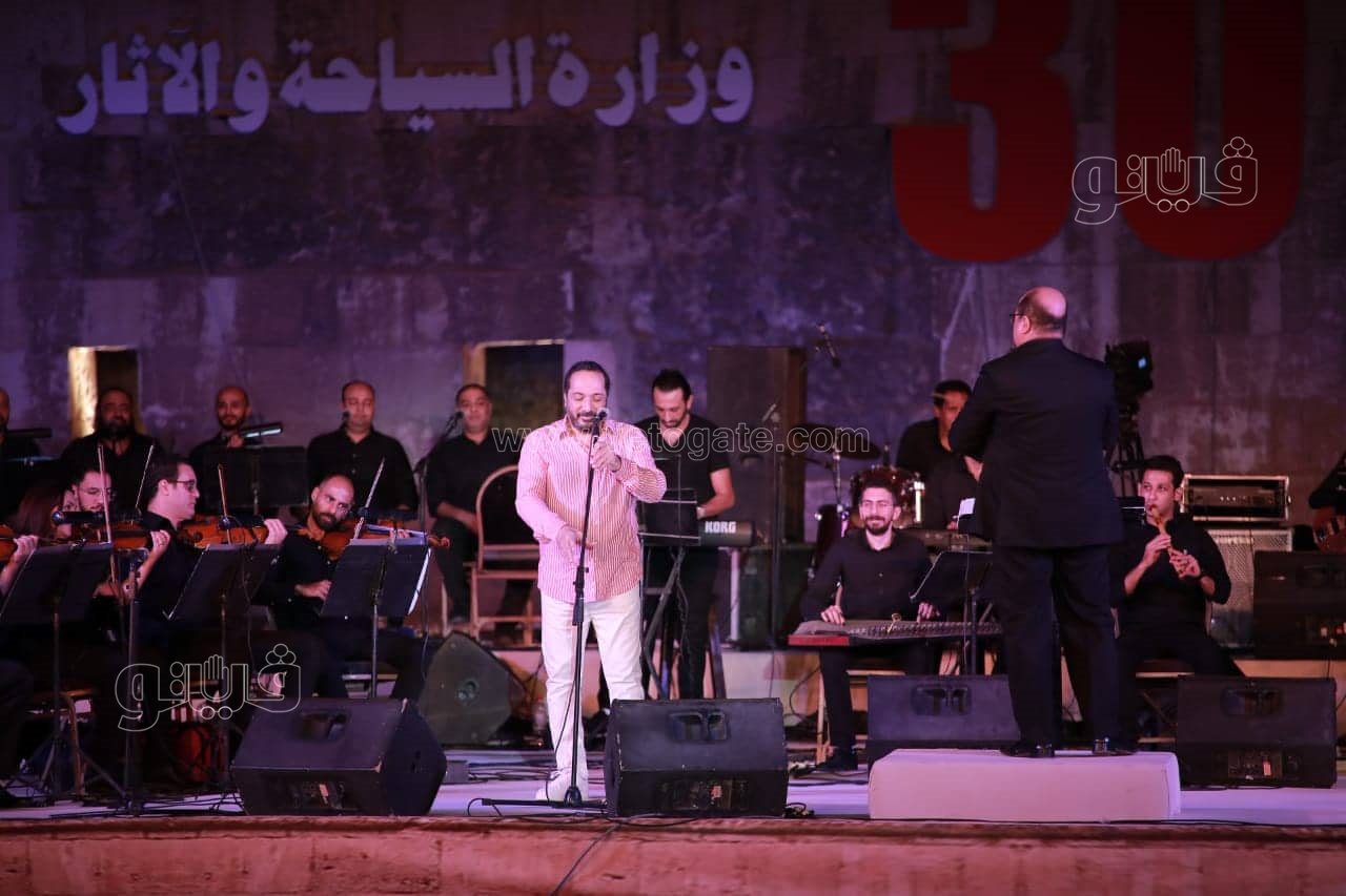 وسط البلد تغني لـشمس النهار والحضرة تتعبد فى محراب الفن بمحكى القلعة (2)