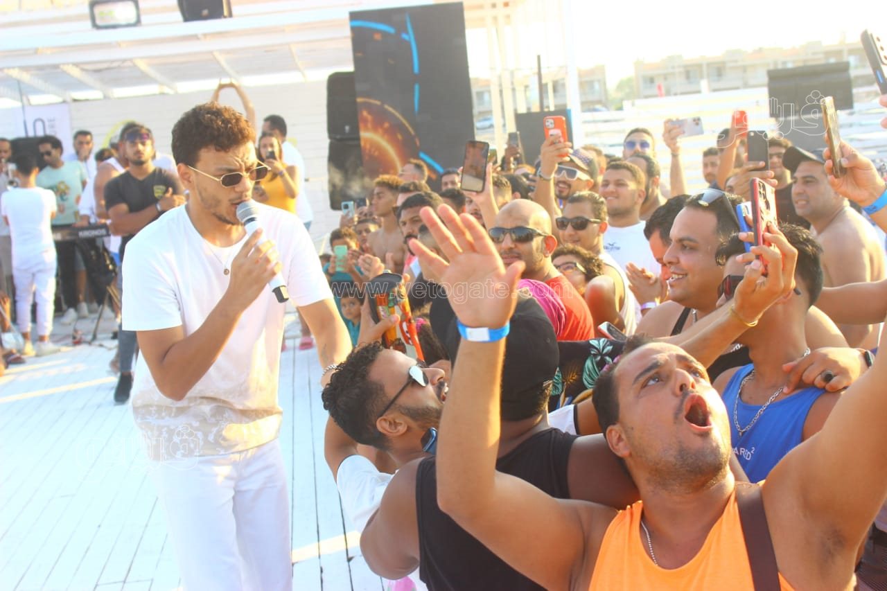 حودة بندق ولورديانا يشعلان حفل وايت بيتش بمارينا (1)