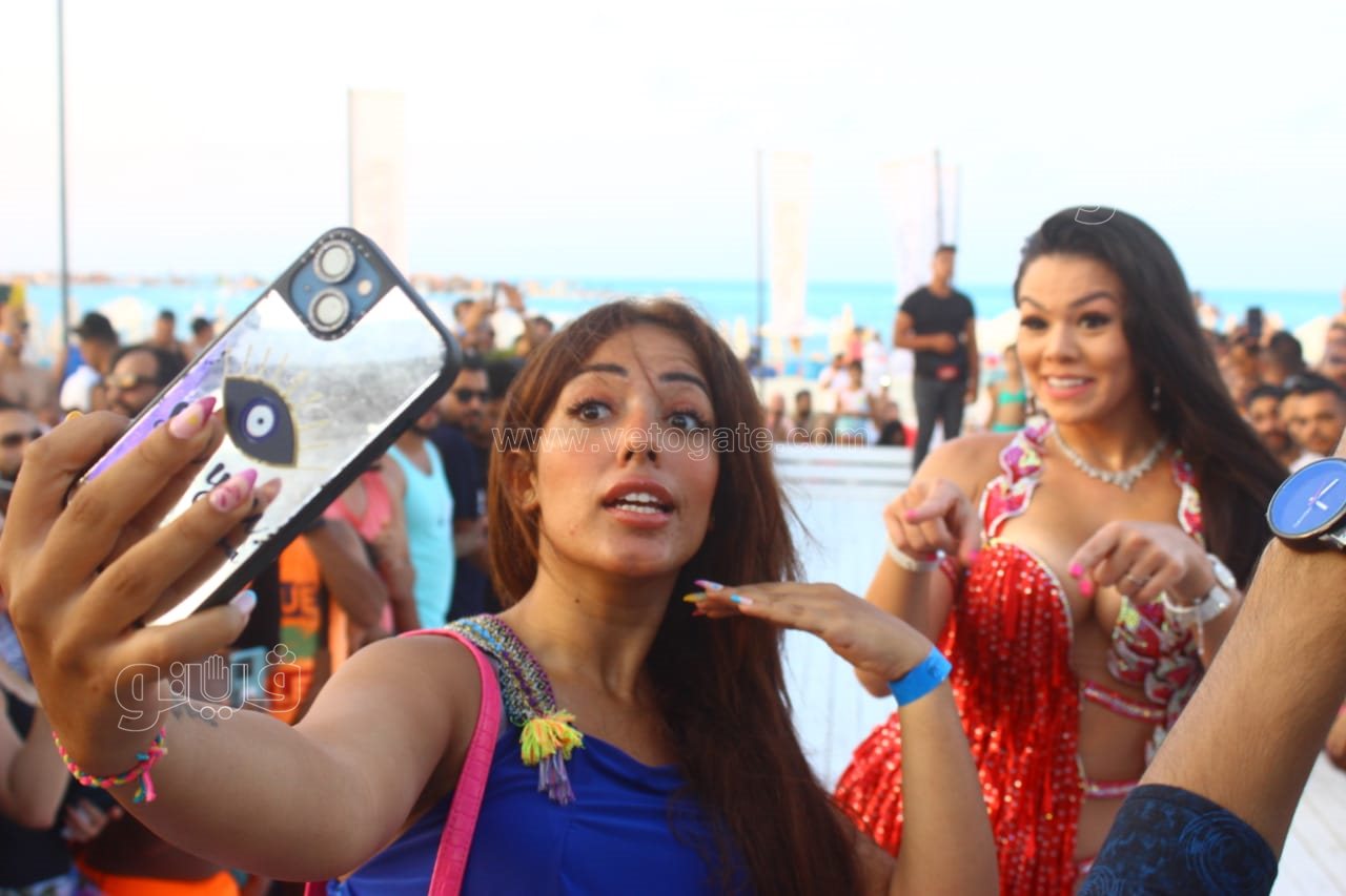 حودة بندق ولورديانا يشعلان حفل وايت بيتش بمارينا (9)