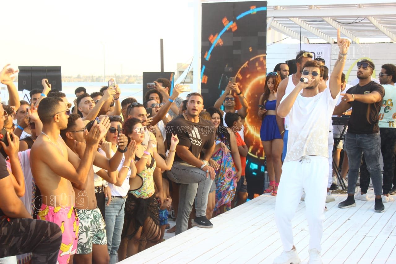 حودة بندق ولورديانا يشعلان حفل وايت بيتش بمارينا (12)