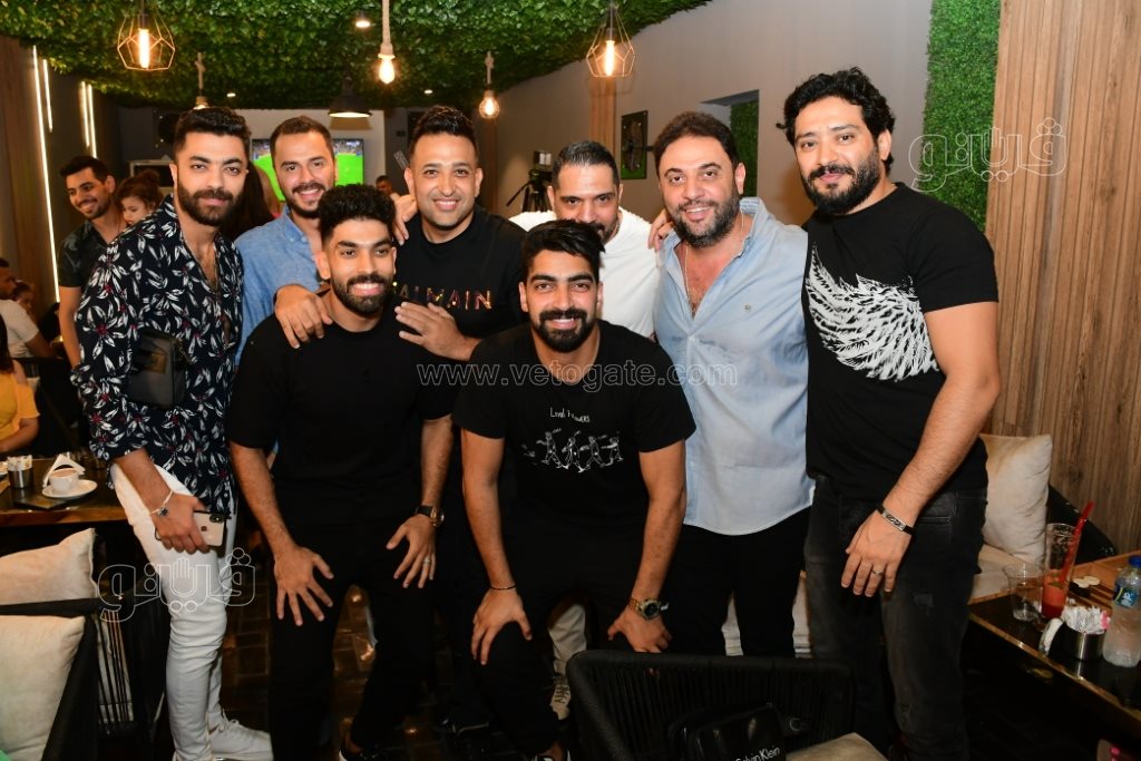 افتتاح كافيه دومينو لرنا سماحة وسامر ابو طالب بحضور نجوم الفن (14)