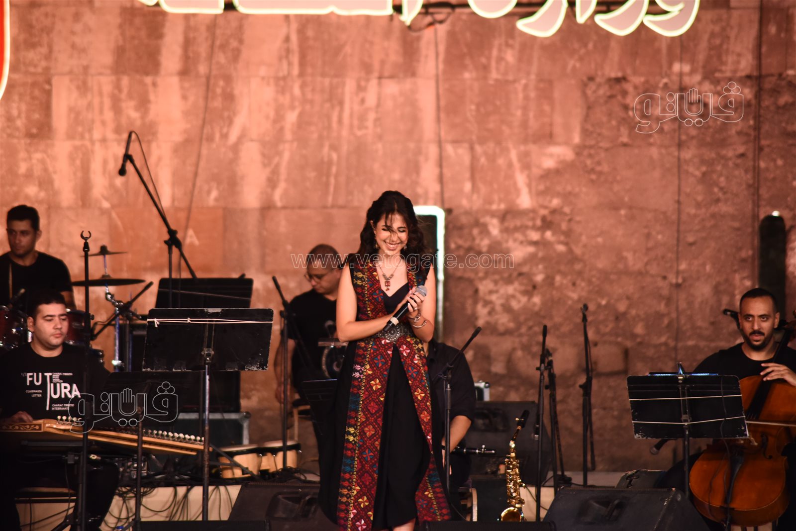 تألقت بأغنية يالالالي.. مي كمال لجمهور القلعة مبسوطة أنى معاكم لأول مرة (6)