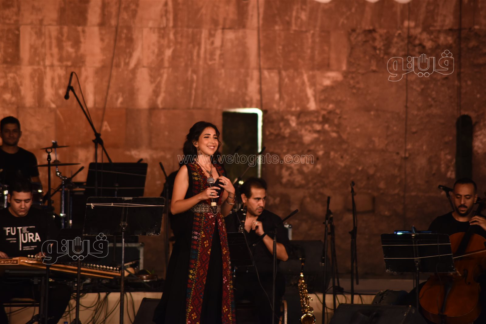 تألقت بأغنية يالالالي.. مي كمال لجمهور القلعة مبسوطة أنى معاكم لأول مرة (19)