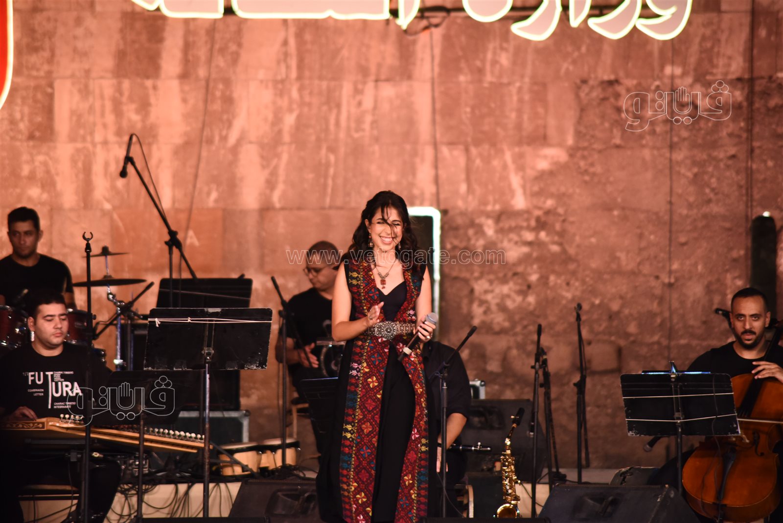 تألقت بأغنية يالالالي.. مي كمال لجمهور القلعة مبسوطة أنى معاكم لأول مرة (5)