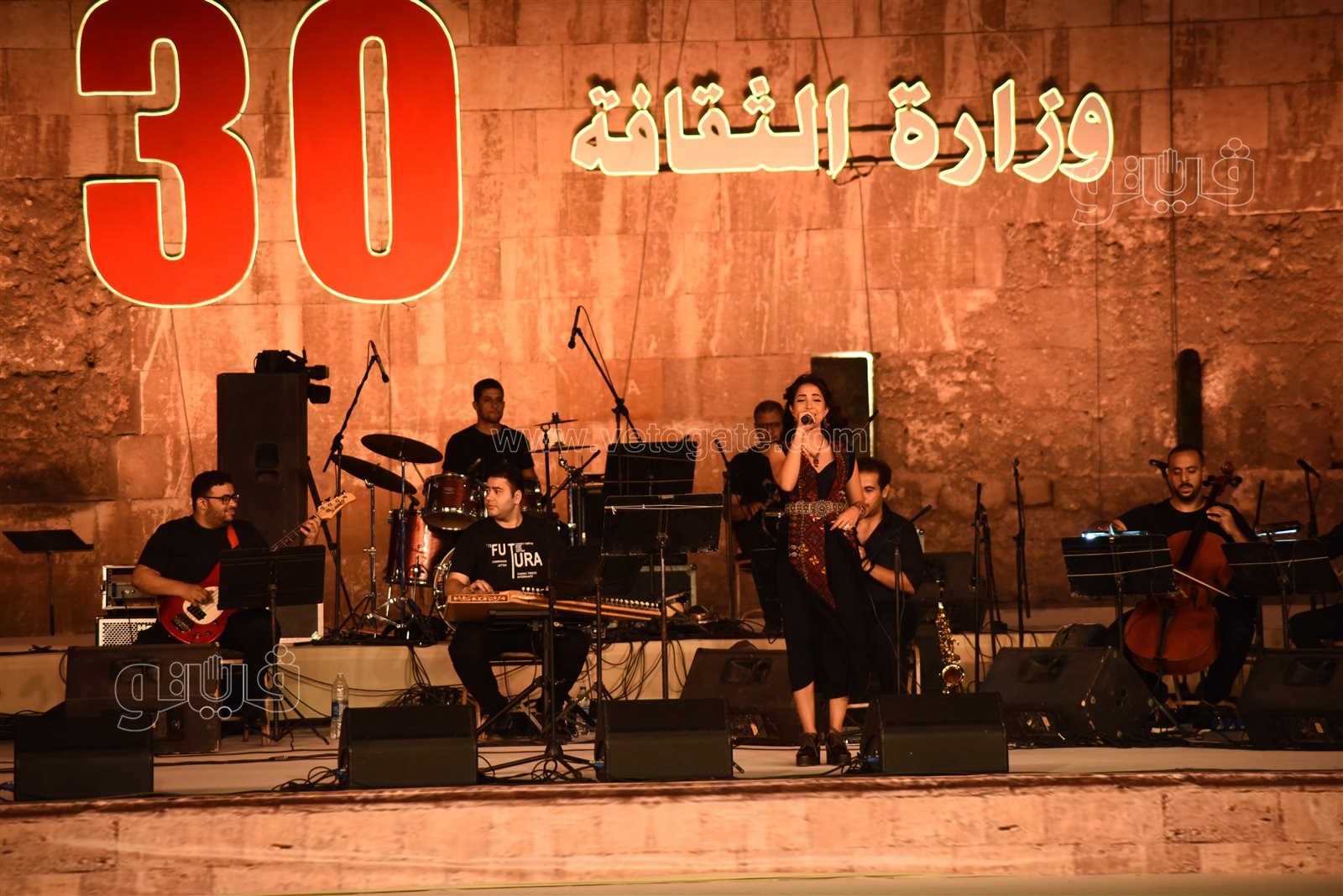 تألقت بأغنية يالالالي.. مي كمال لجمهور القلعة مبسوطة أنى معاكم لأول مرة (17)