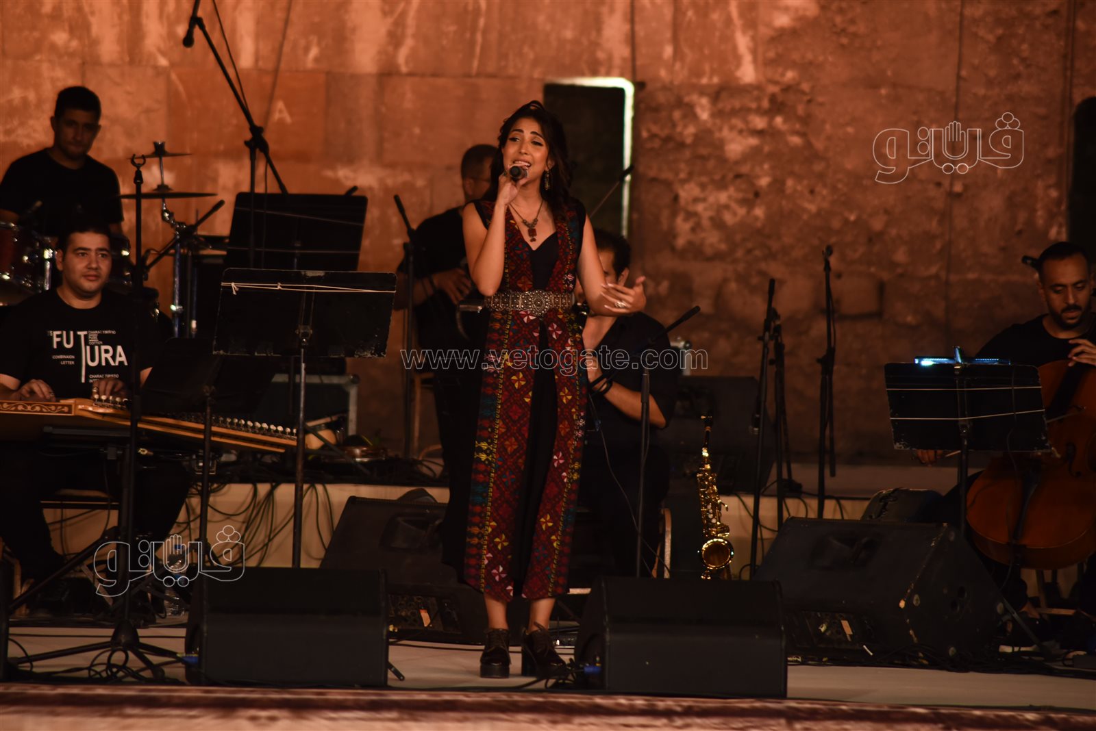 تألقت بأغنية يالالالي.. مي كمال لجمهور القلعة مبسوطة أنى معاكم لأول مرة (18)