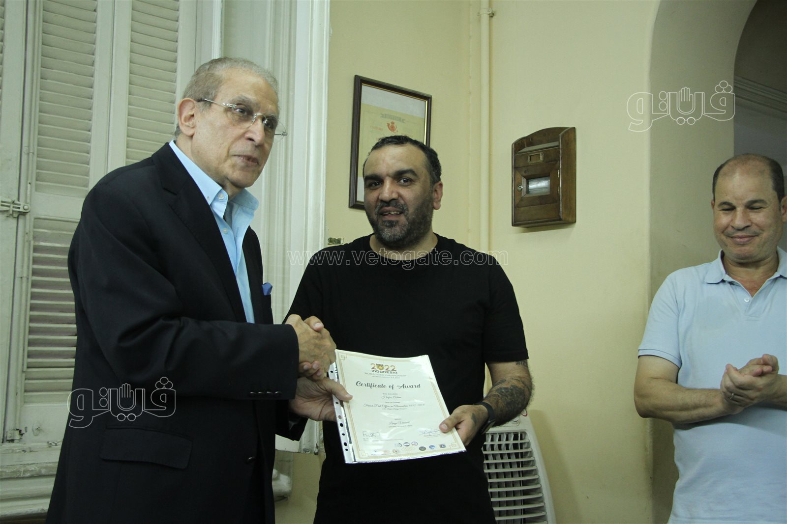 السر في والده.. حكاية دكتور أمراض النساء مع طوابع بريد العالم (30)