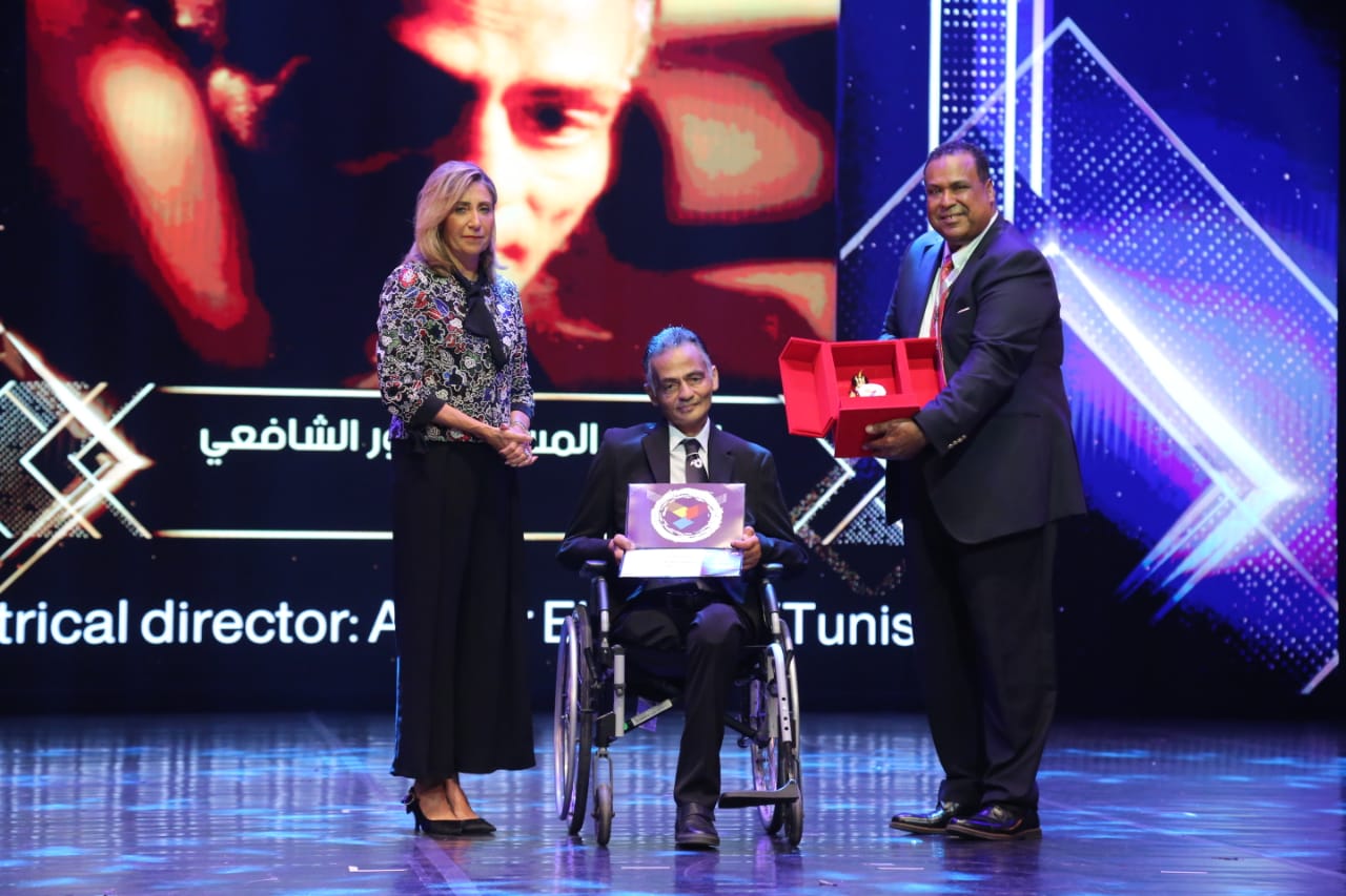 القاهرة للمسرح التجريبي يكرم 5 رموز خلال حفل الافتتاح (2)