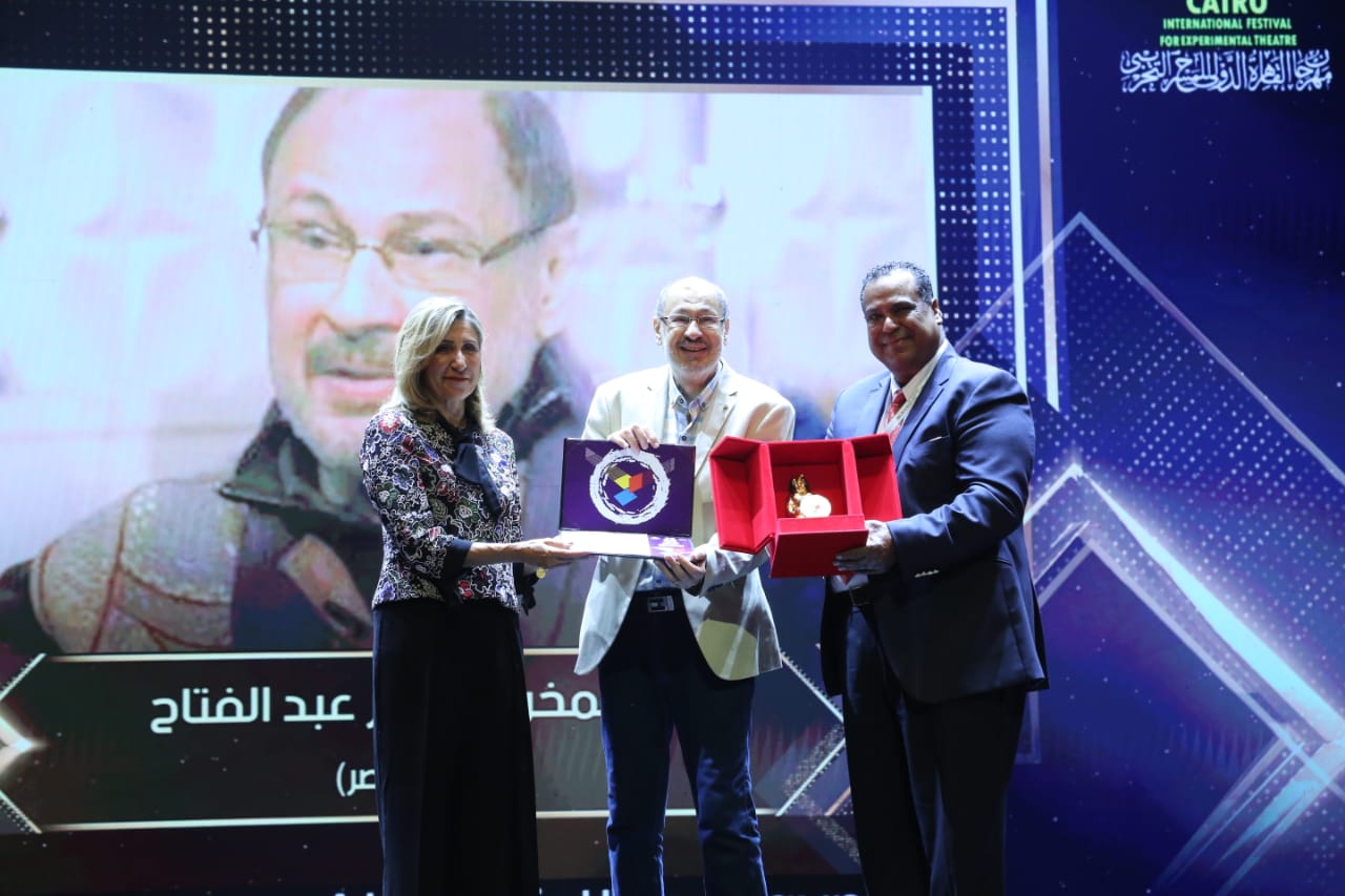 القاهرة للمسرح التجريبي يكرم 5 رموز خلال حفل الافتتاح (5)